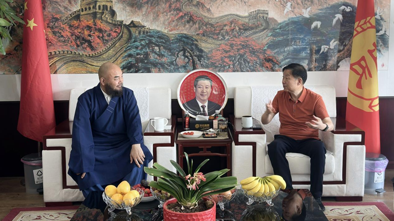 東華禪寺萬行法師到訪岳氏集團，禪文化與素食產(chǎn)業(yè)碰撞新“火花”