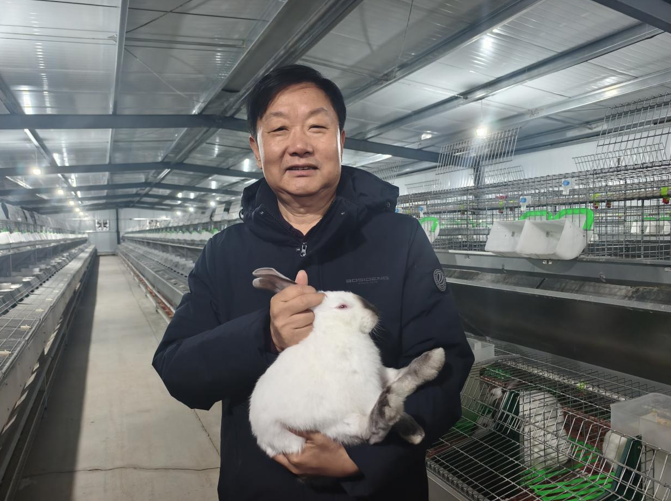 岳氏集團(tuán)董事長(zhǎng)岳平安深入寧夏養(yǎng)殖基地調(diào)研 以綠色產(chǎn)業(yè)譜寫鄉(xiāng)村振興新篇章